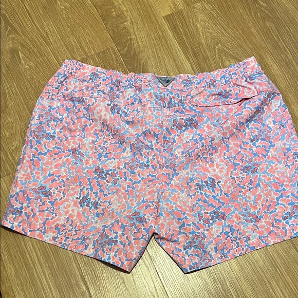 Columbia Women's Athletic Shorts - Pink and Blue Pattern has pockets large - Picture 4 of 5